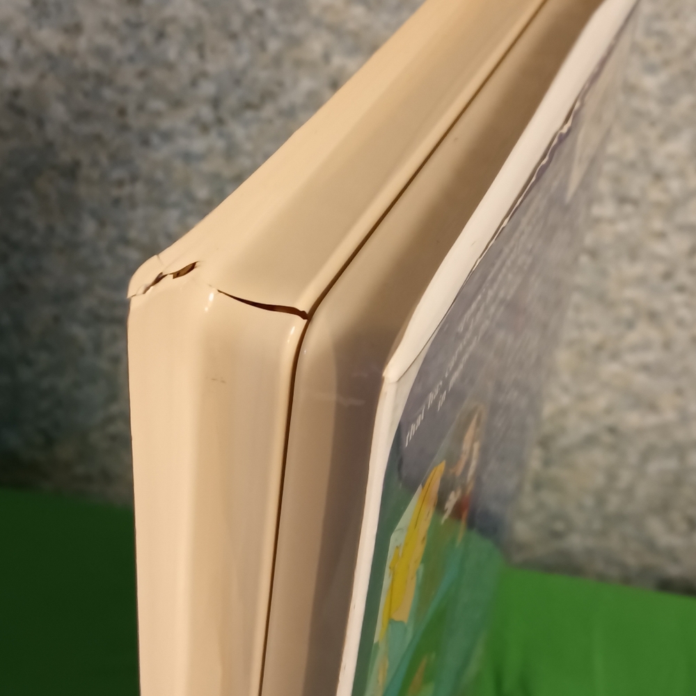𝑾𝒂𝒍𝒕 𝑫𝒊𝒔𝒏𝒆𝒚'𝒔 𝑷𝒊𝒏𝒐𝒄𝒄𝒉𝒊𝒐 𝑽𝑯𝑺 𝒂𝒏𝒅 𝑩𝒐𝒐𝒌 𝑺𝒆𝒕 - Picture 4 of 13
